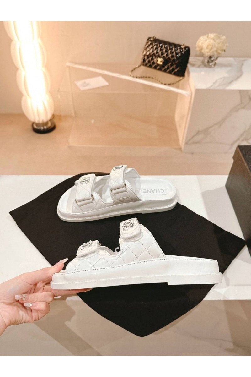 Chаnеl Женские кожаные сандалии Premium белого цвета