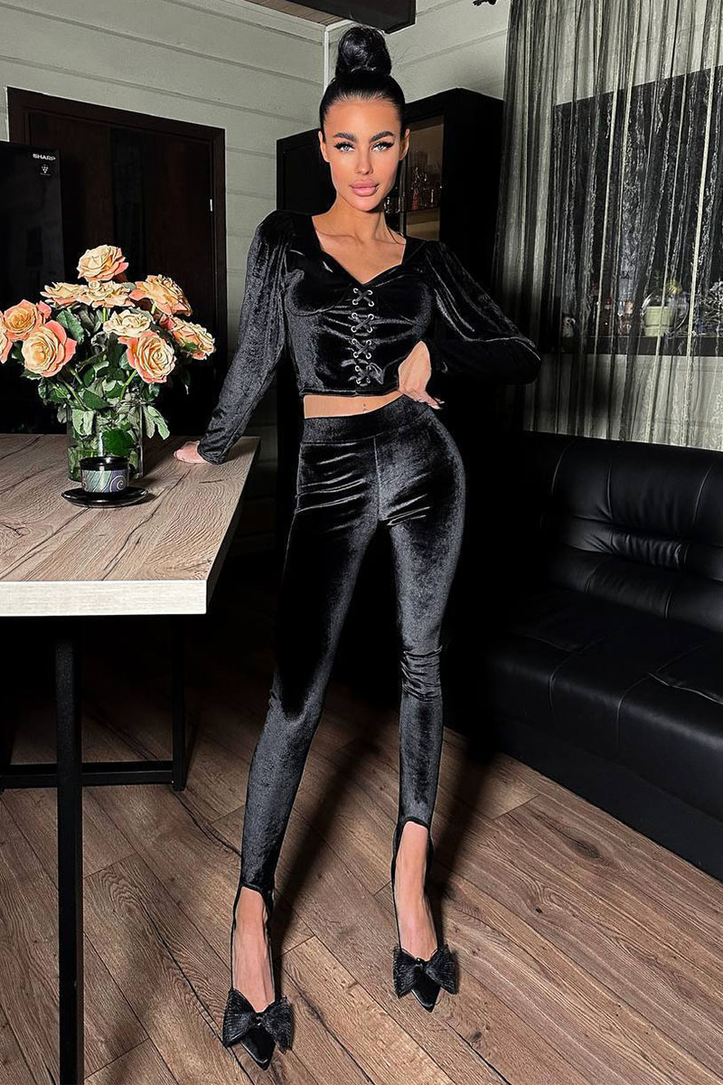 Designer Clothing Женский костюм чёрного цвета