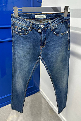 Мужские синие джинсы 