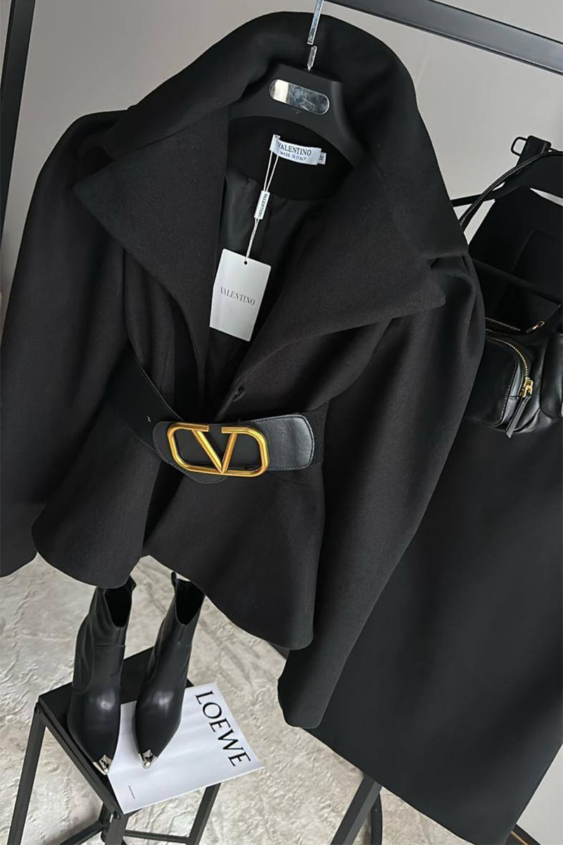 Valentino Женский костюм чёрного цвета 