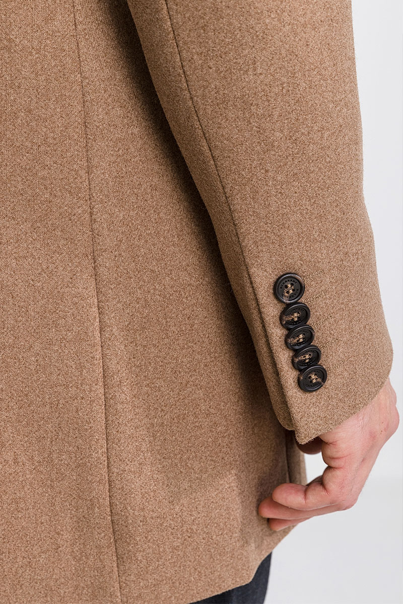 Burberry Бежевое мужское пальто logo label