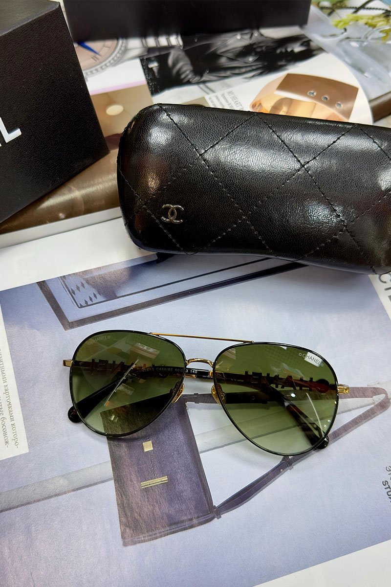 Chаnеl Солнцезащитные очки авиаторы с зелёными стеклами