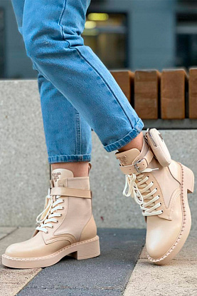 Кожаные женские ботинки розового цвета