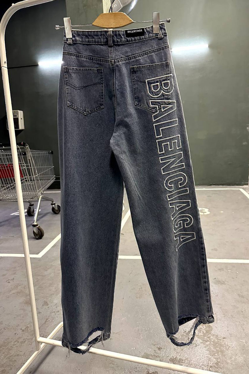 Balenciaga Женские джинсы синего цвета 