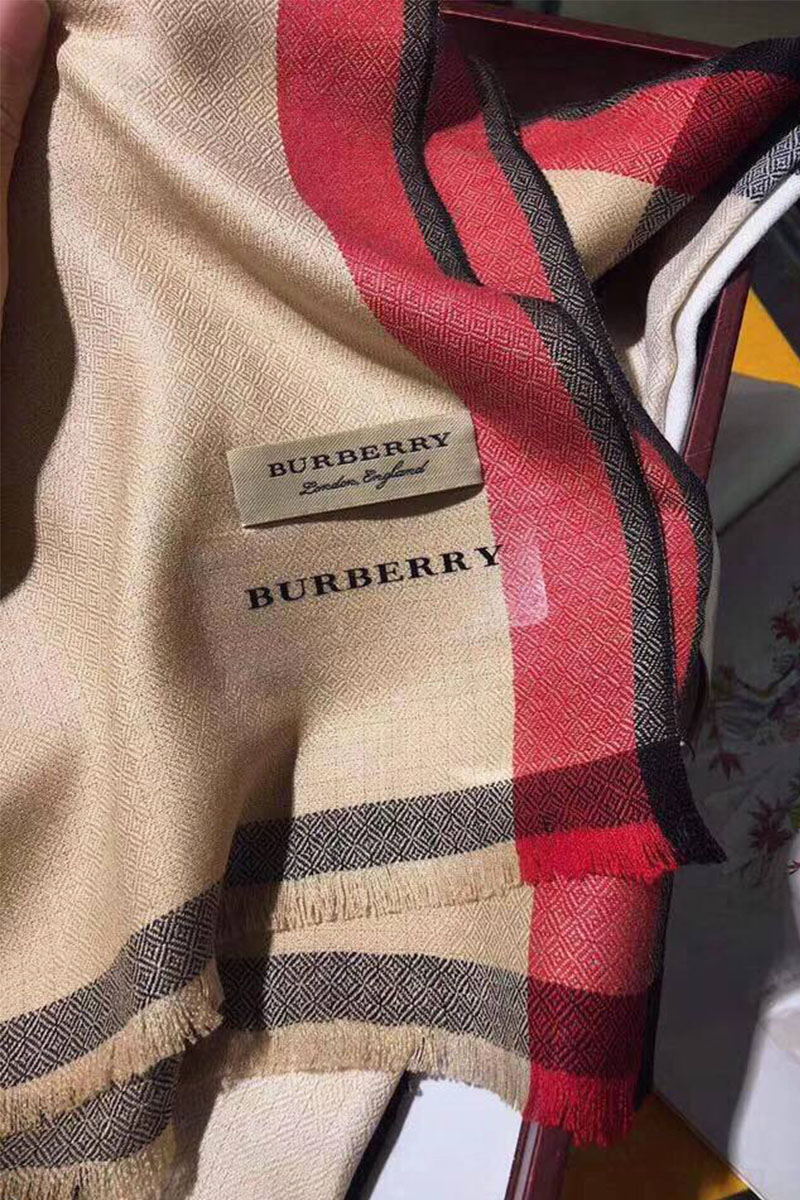 Burberry Шарф Check 190x70 см