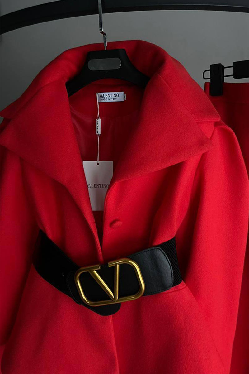 Valentino Женский костюм красного цвета 