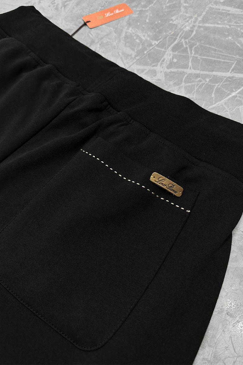 Loro Piana Чёрные шорты logo-embroidered 