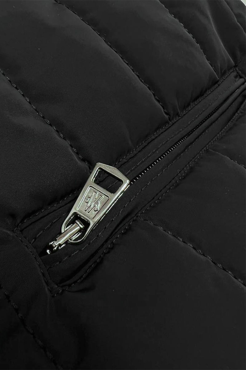 Moncler Мужская куртка чёрного цвета