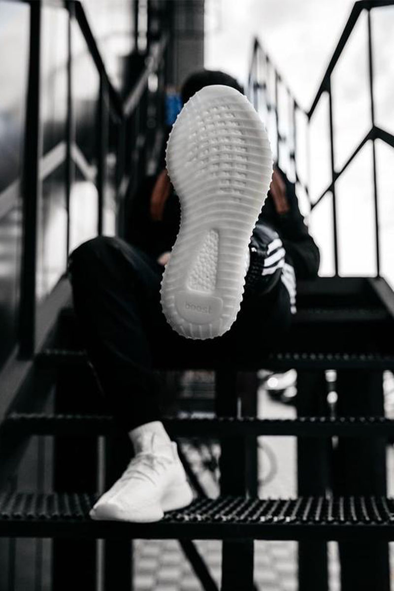 Adidas Кроссовки Yeezy Boost 350 V2 - Triple White