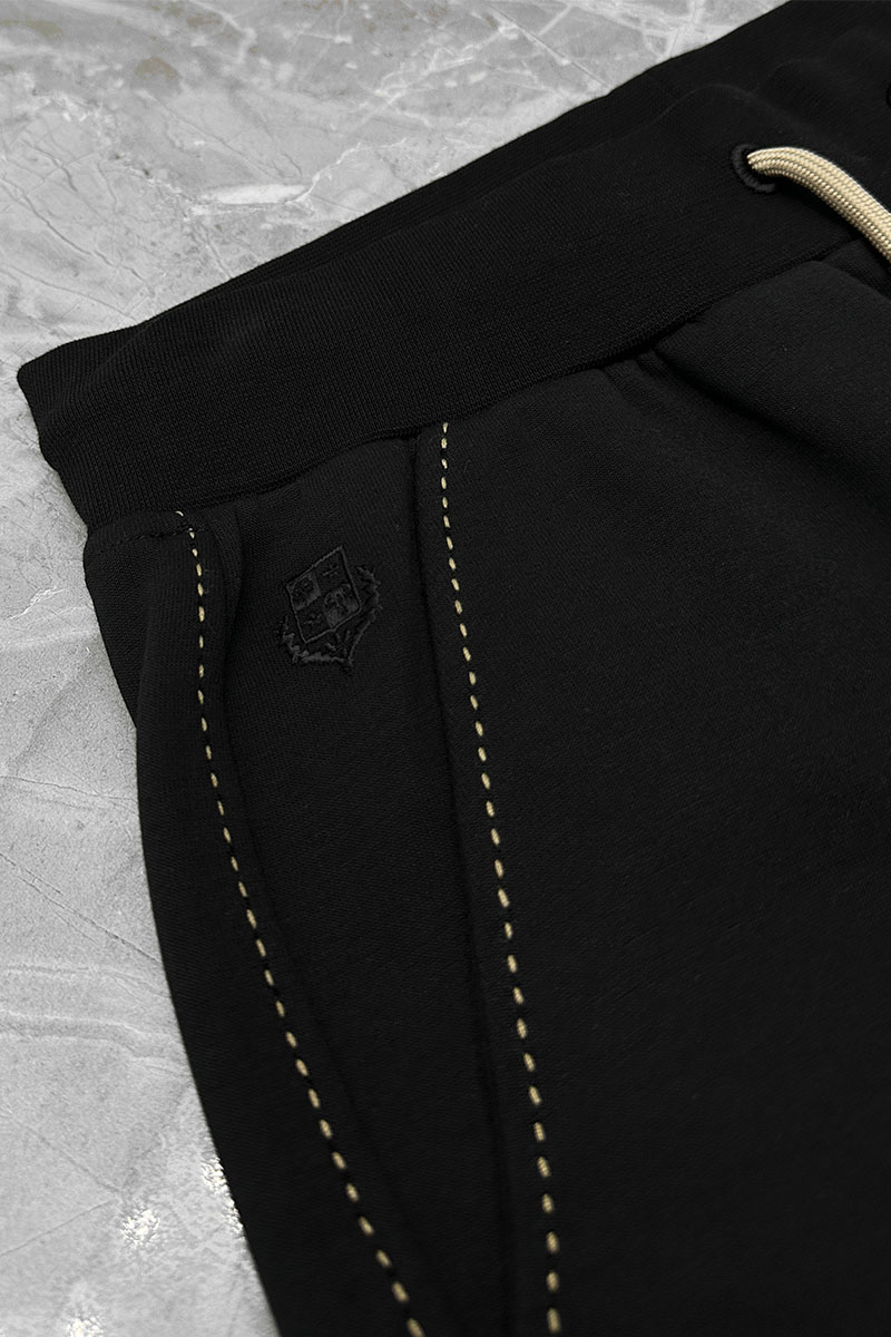 Loro Piana Чёрные шорты logo-embroidered 