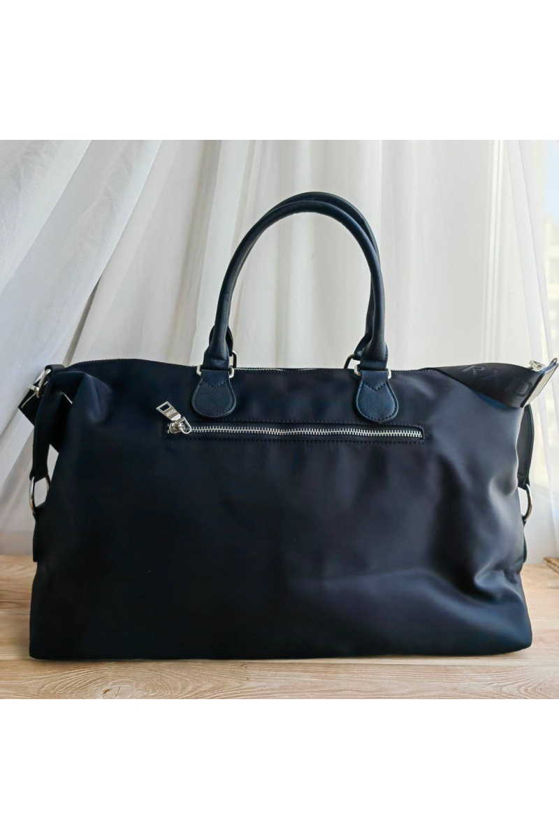 Prada Дорожная сумка чёрного цвета 45x26 см