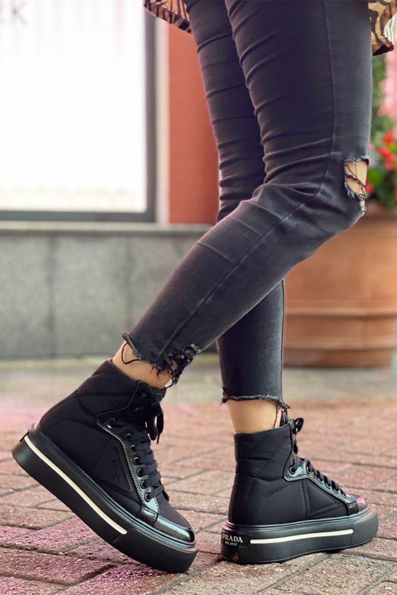 Prada Женские чёрные кроссовки 