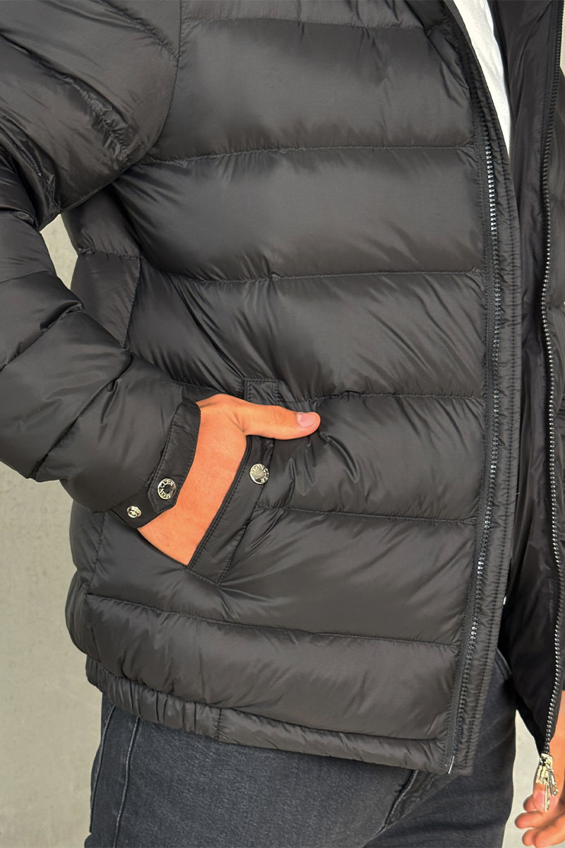 Moncler Мужской пуховик logo-patch - Black