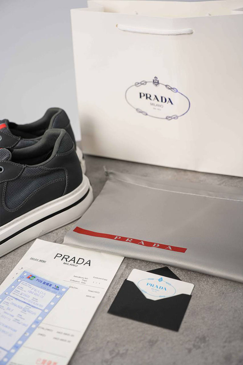 Prada Комбинированные кроссовки logo-stripe - Grey