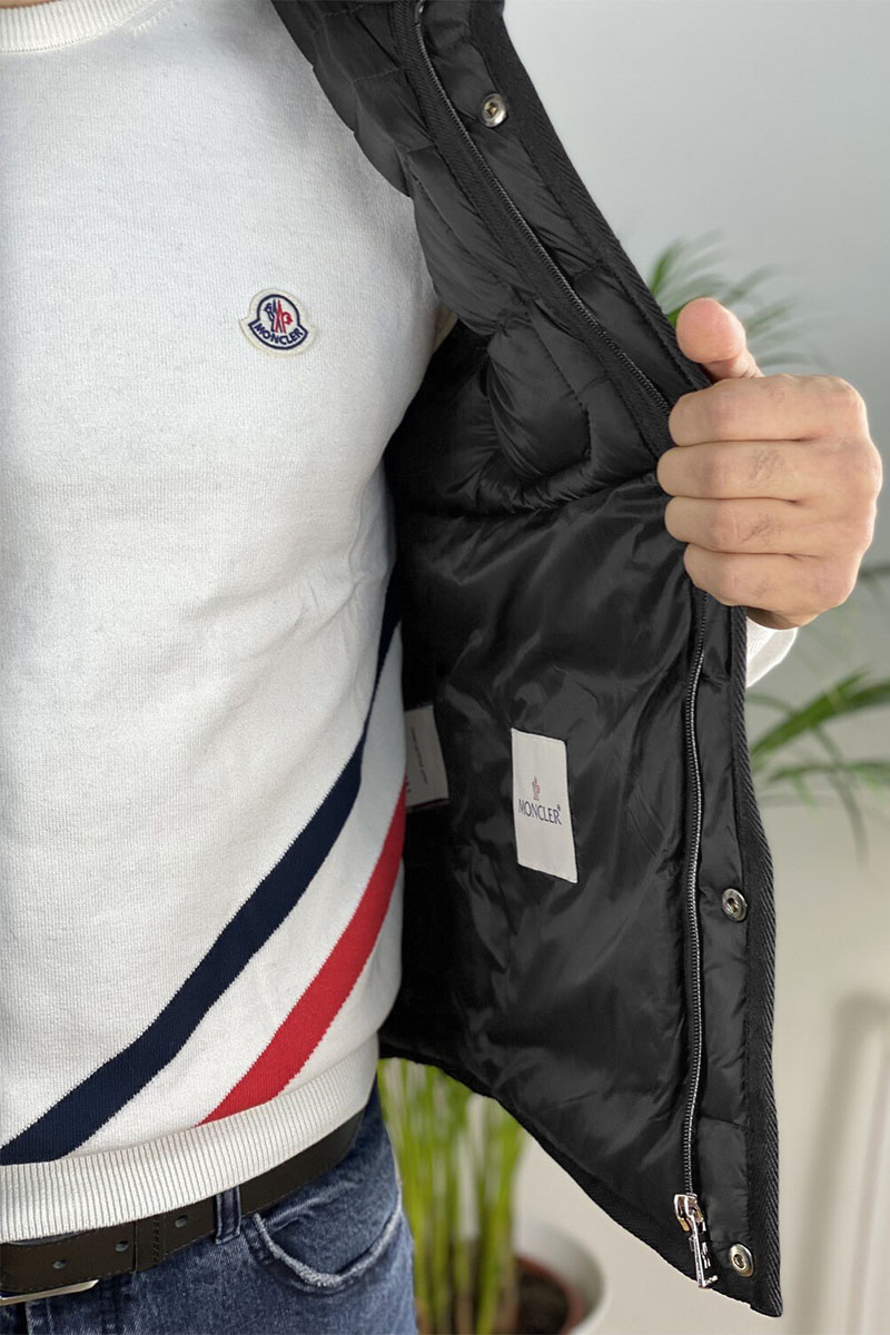 Moncler Мужской жилет серого цвета logo-patch 