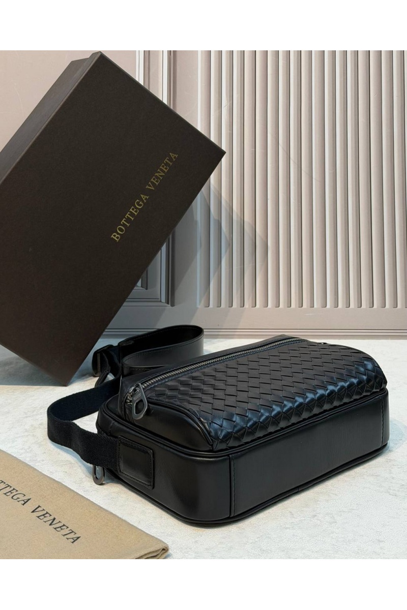 Bottega Veneta Кожаная сумка Intreccio premium 26x14x8 см