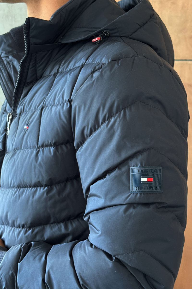 Tommy Hilfiger Куртка синего цвета logo-patch