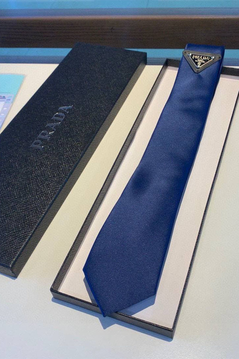 Prada Классический галстук тёмно-синего цвета