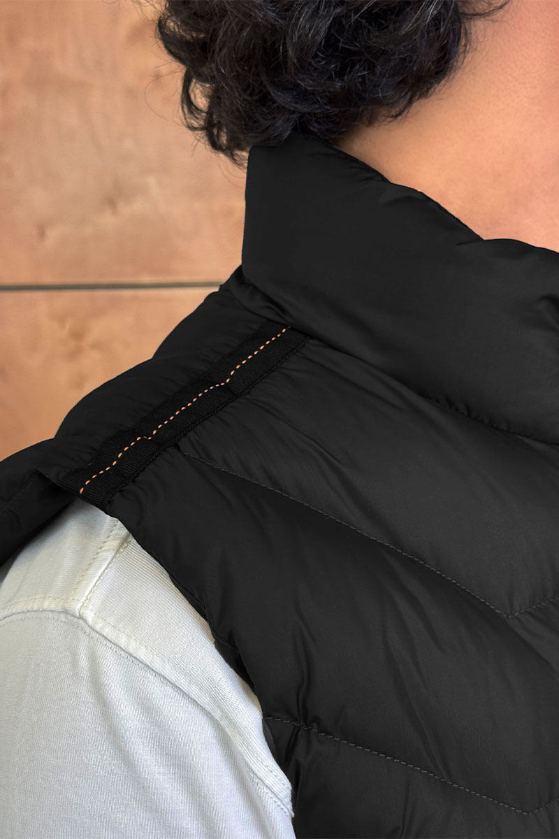 Designer Clothing Жилет чёрного цвета Parajumpers