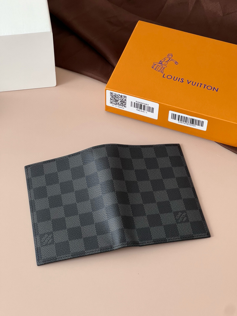 Lоuis Vuittоn Кожаная обложка для паспорта Premium 14x9.5x1.5 см