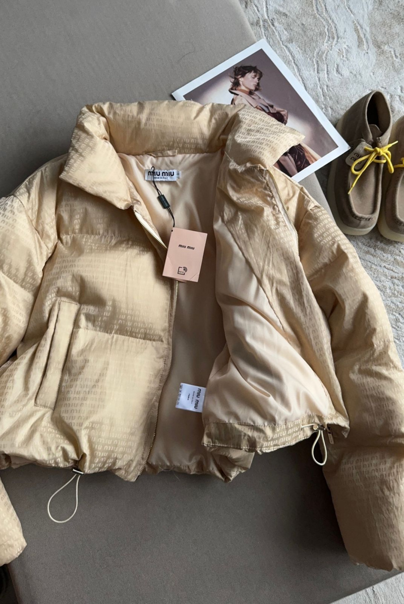 MIU MIU Бежевая женская куртка 