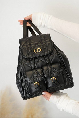 Кожаный рюкзак Caro 26x25 см - Black