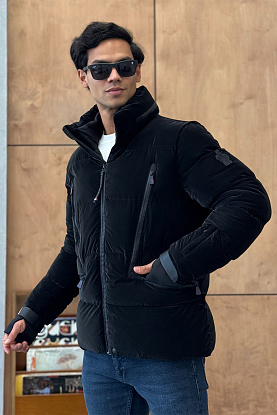 Мужская утеплённая куртка чёрного цвета