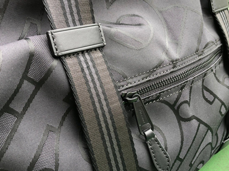Burberry Нейлоновая дорожная сумка  Premium 50x29x19 см