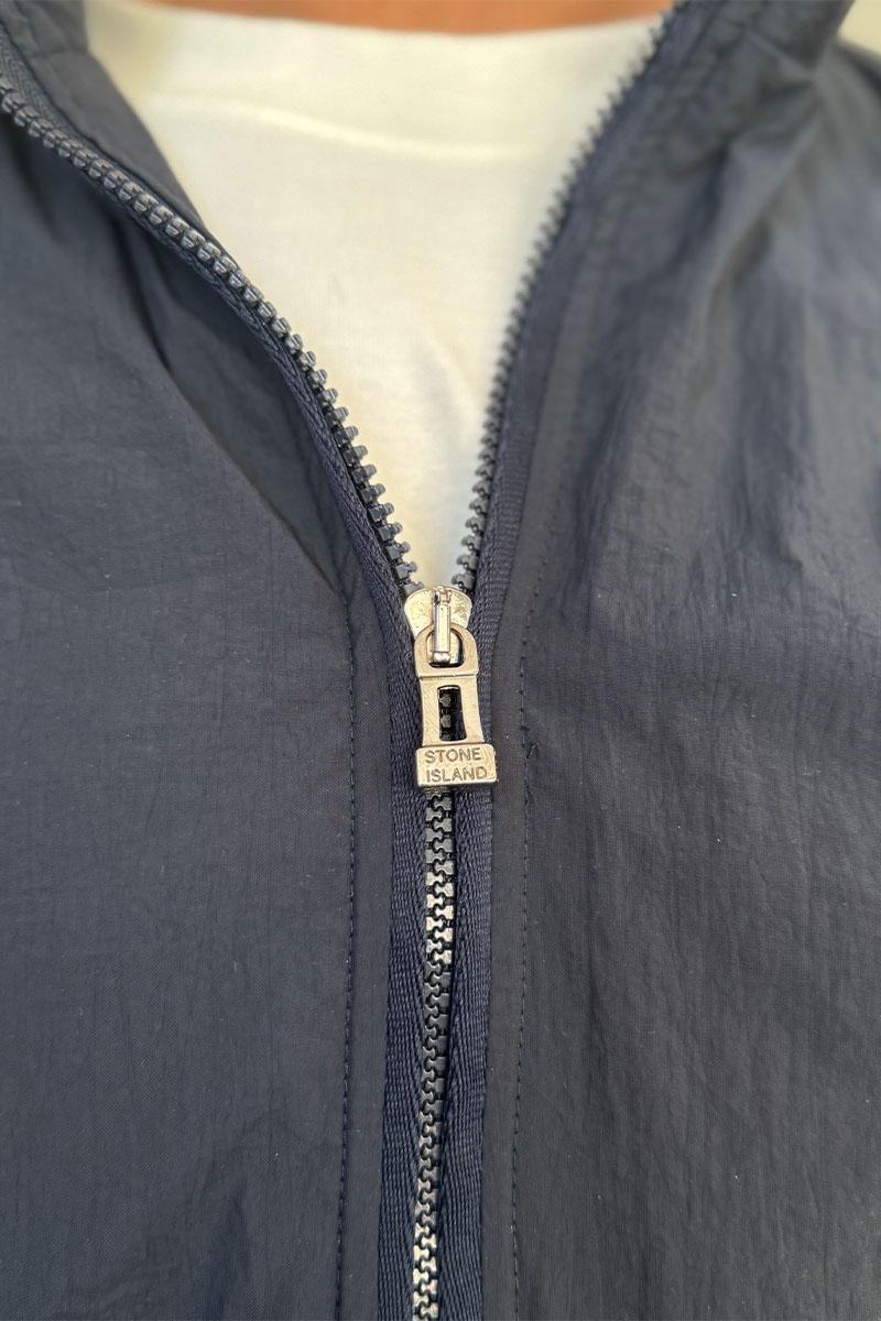 Stone Island Мужская тёмно-синяя куртка с патчем на плече