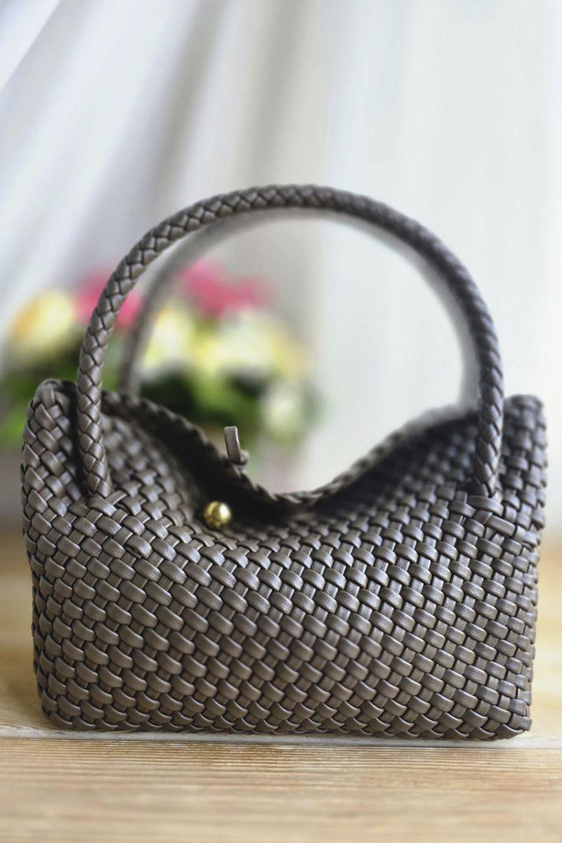 Bottega Veneta Кожаная сумка intrecciato 30x14 см