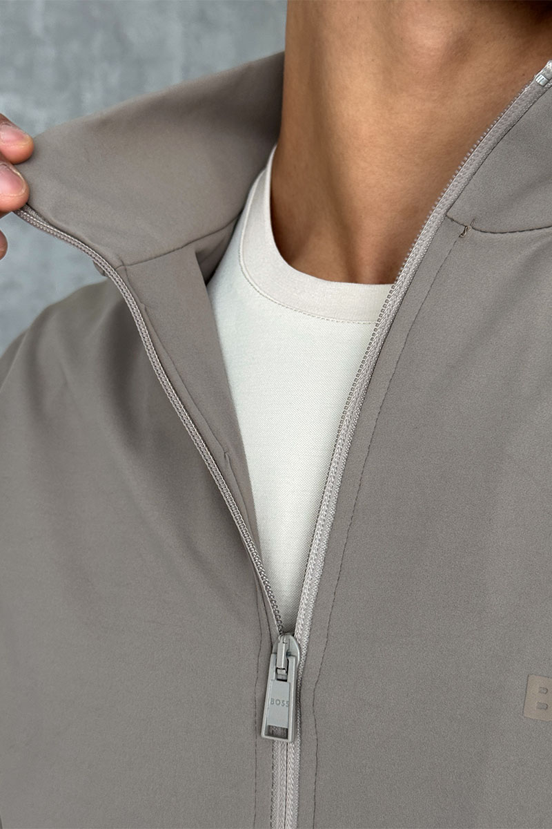 Hugо Воss Кофта на молнии бежевого цвета