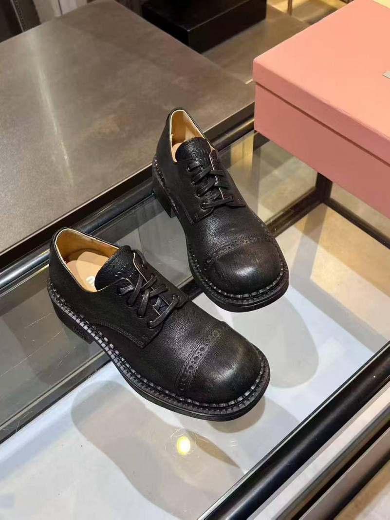 MIU MIU Женские кожаные ботинки дерби 