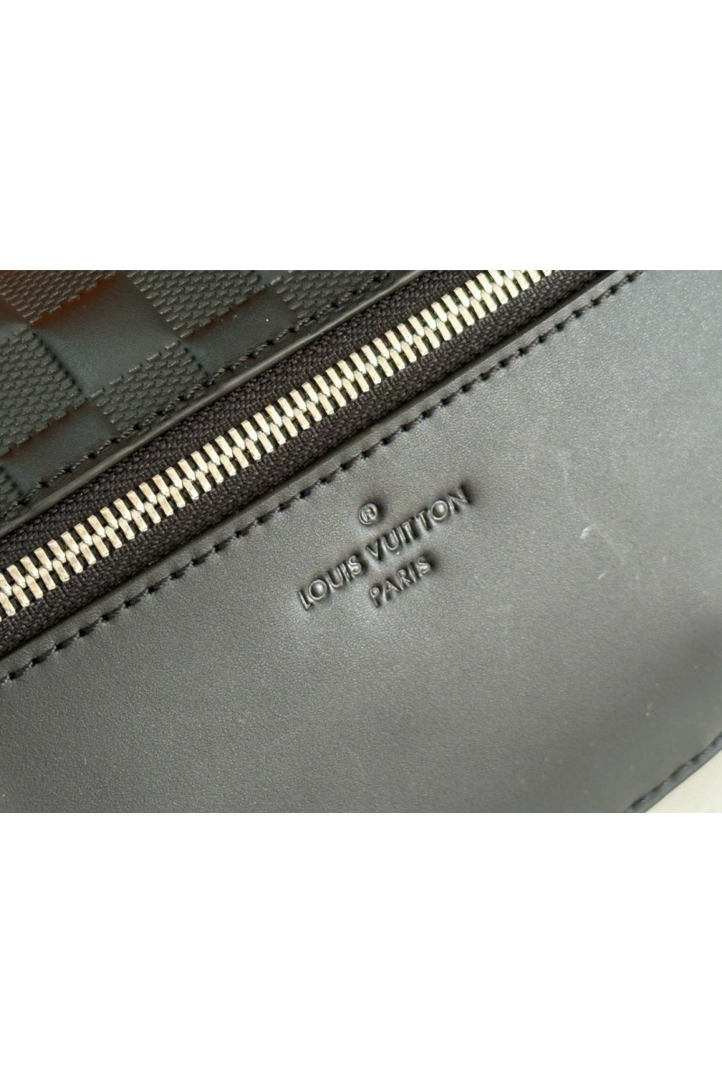 Lоuis Vuittоn Кожаная сумка на пояс Damier Infini Premium 26x13x7 см