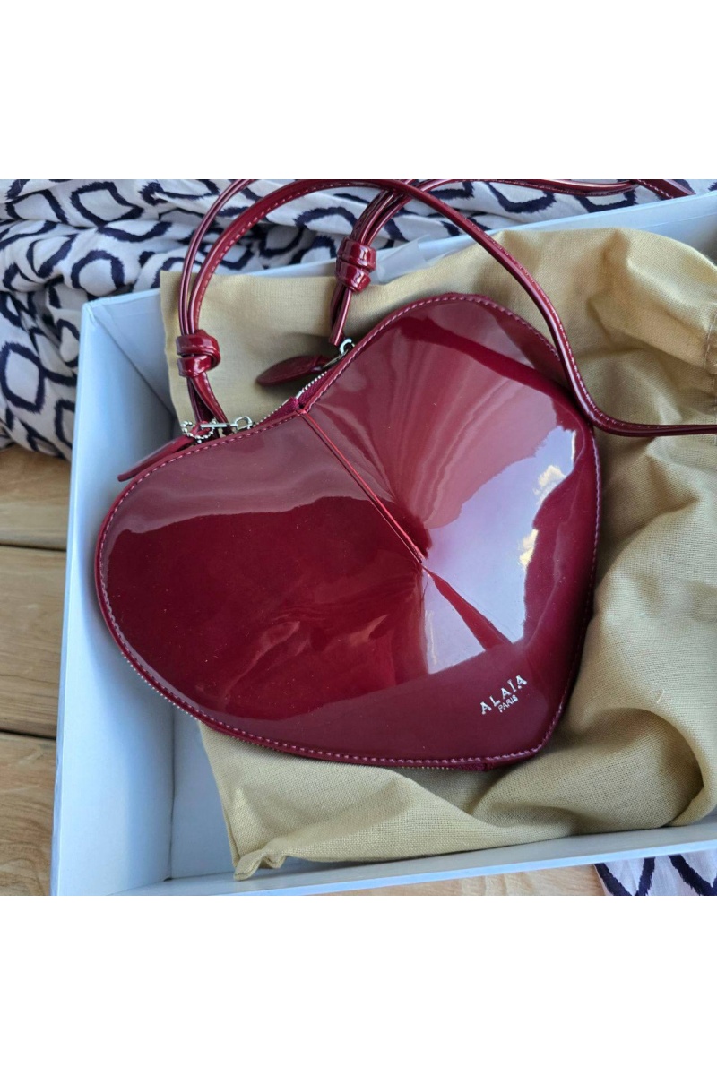 Designer Clothing Женская лакированная сумка Alaia Le Coeur  22x15 см - Burgundy