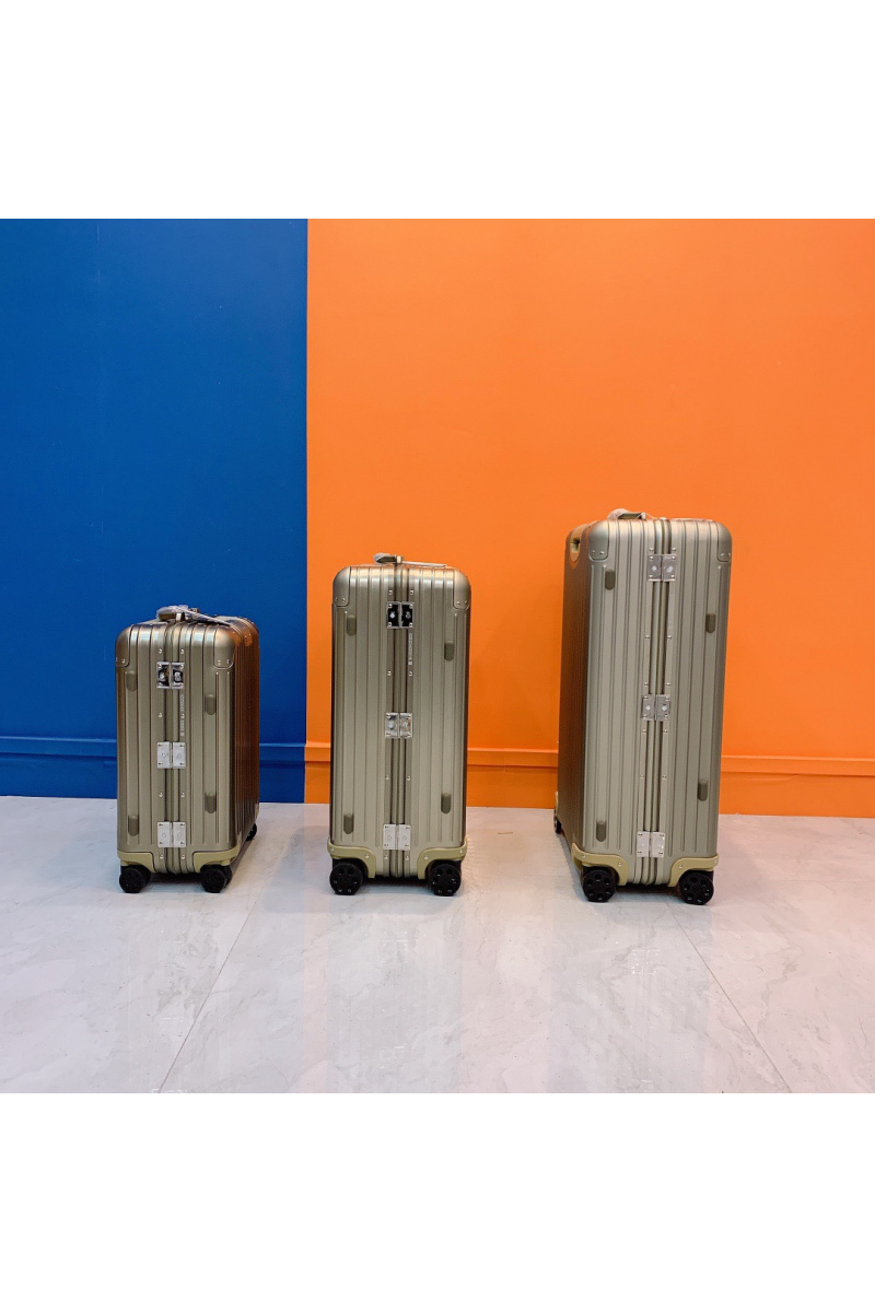 Rimowa Чемодан Aluminum M Premium 66x43x27 см