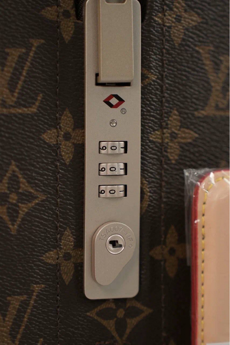 Rimowa Чемодан Horizon Premium 53x37x22 см