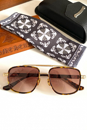 Солнцезащитные очки Aviator