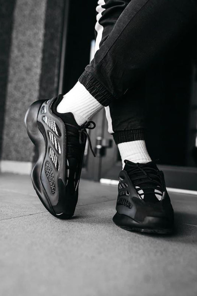 Adidas Кроссовки Yeezy Boost 700 V3 "Alvah"