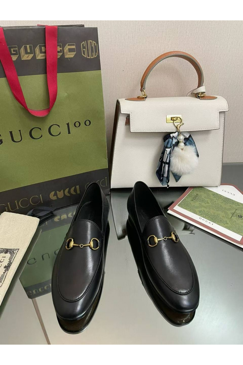 Gucci Женские кожаные лоферы чёрного цвета