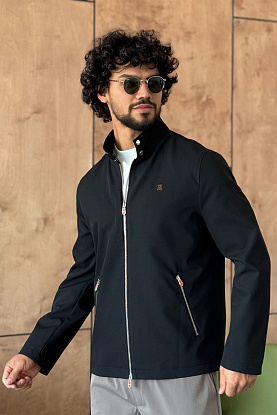 Мужская чёрная куртка 