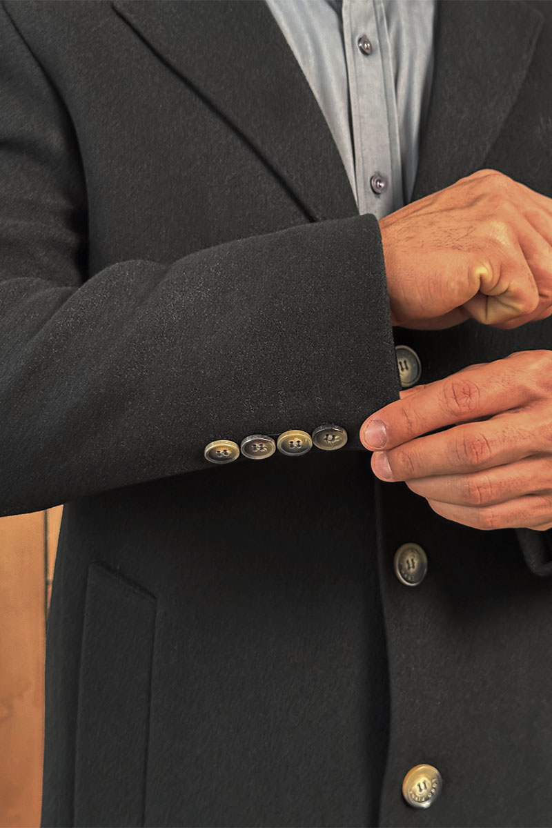 Loro Piana Мужское пальто чёрного цвета 