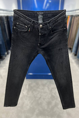 Мужские джинсы чёрного цвета logo-plaque