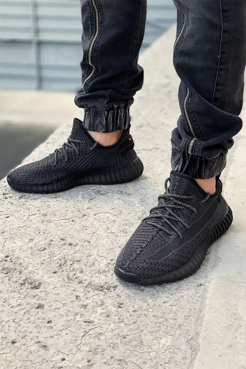 Adidas Кроссовки Yeezy Boost 350 v2 Black "Reflective laces"