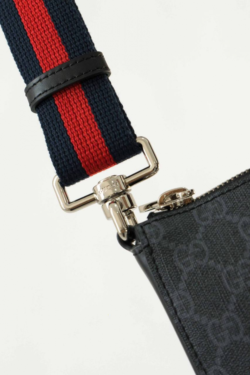 Gucci Кожаная сумка GG Black Supreme Square messenger bag 27x26 см
