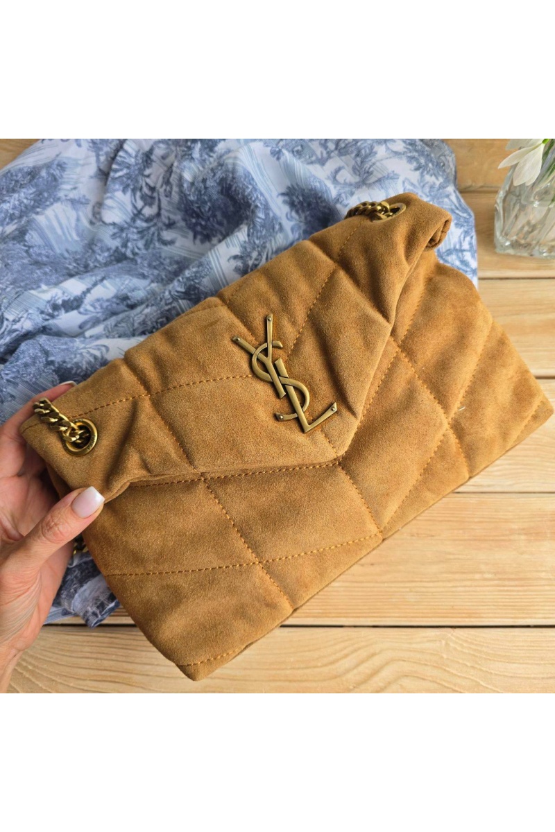 Yves Saint Laurent Замшевая сумка 23x15 см
