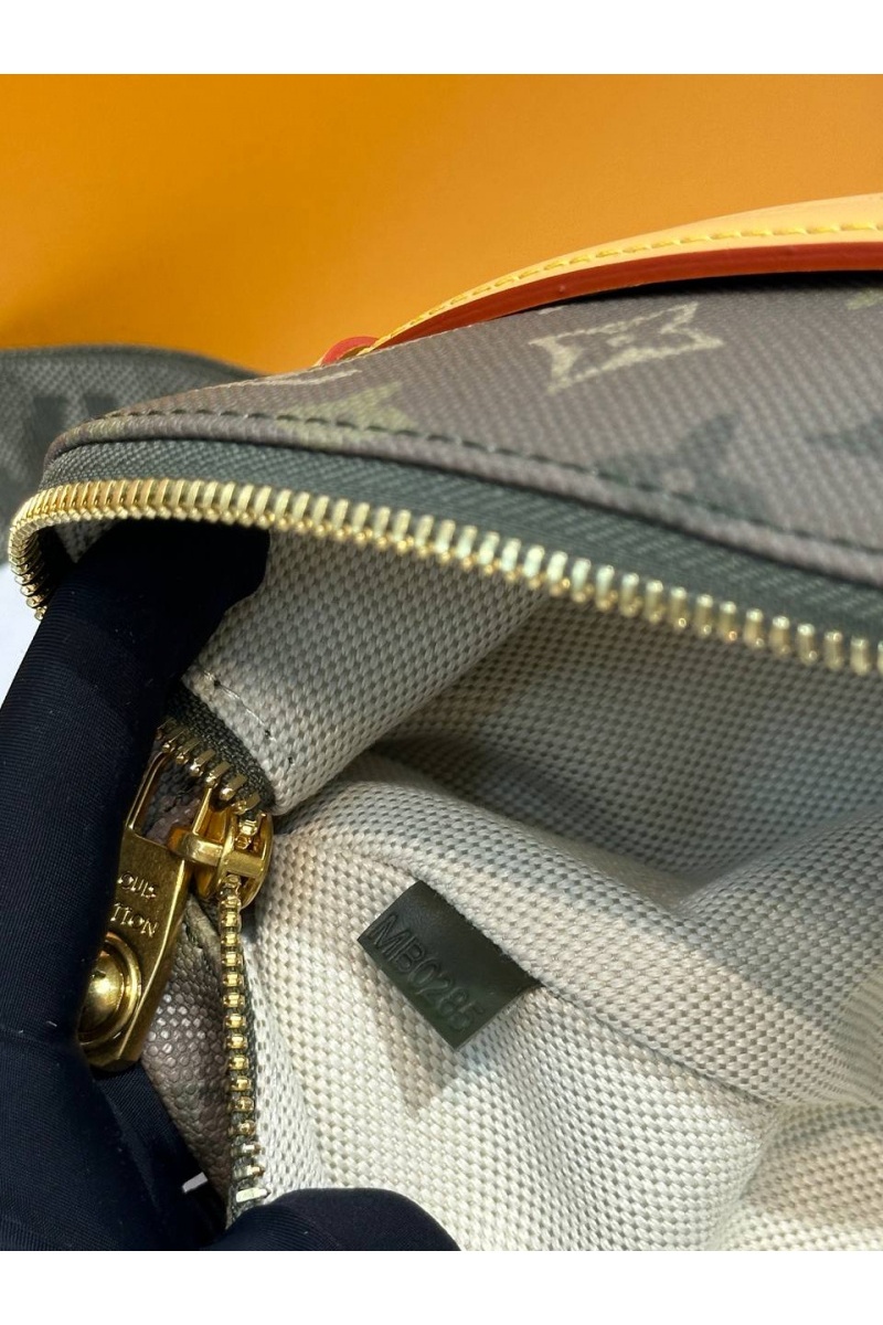 Lоuis Vuittоn Кожаная сумка Rush Bumbag premium 30x15x8 см