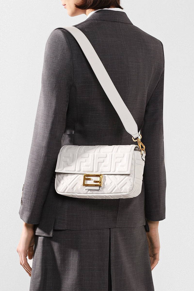 Fendi Кожаная сумка Medium Baguette FF motif 27x16 см (2 расцветки)