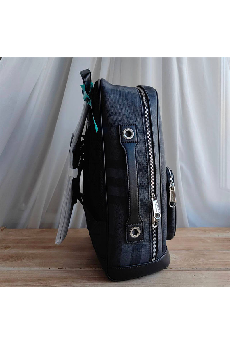 Burberry Кожаный рюкзак London Check 35х30 см