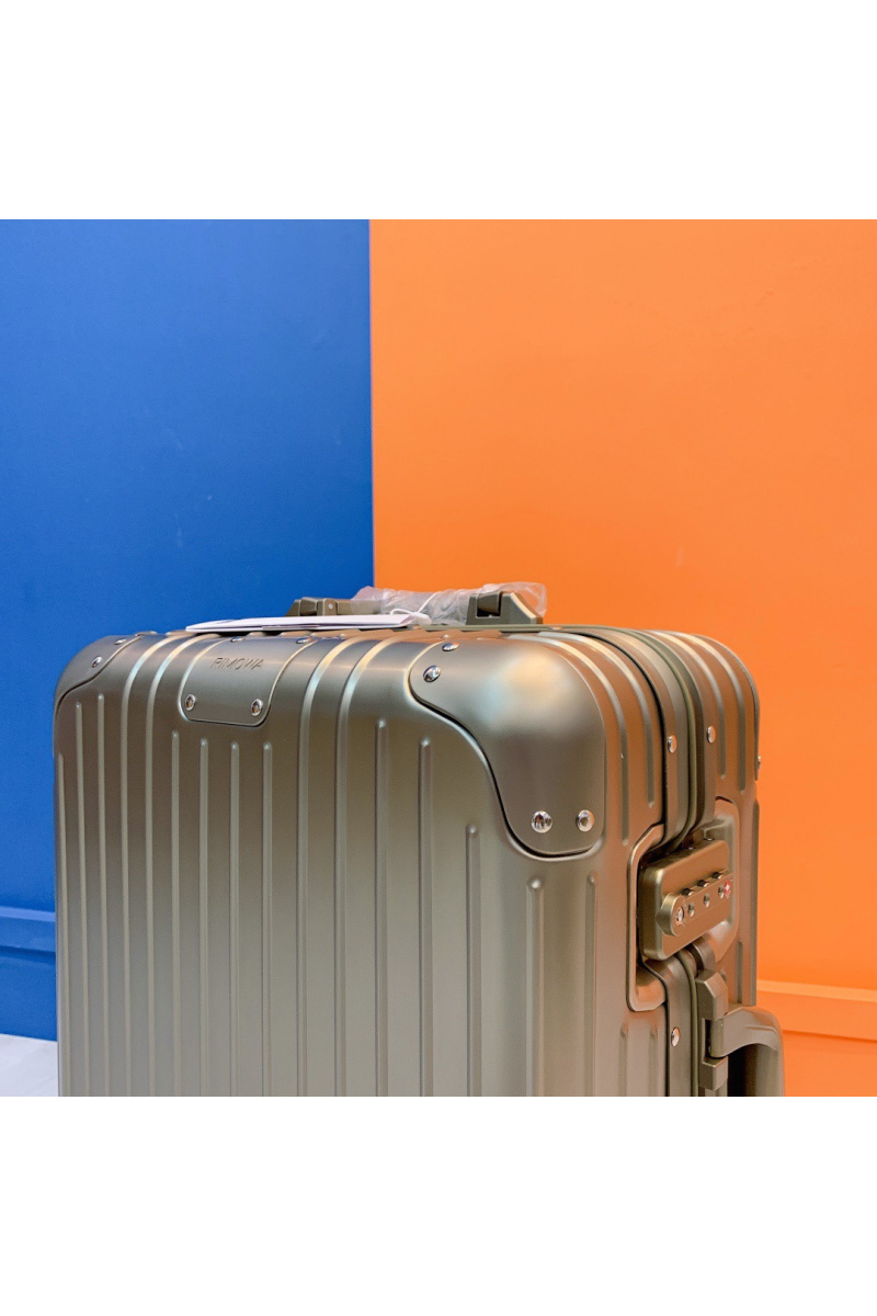 Rimowa Чемодан  Aluminum S Premium 54x36x23 см