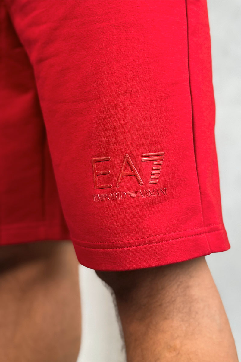 Emporio Armani EA7 Шорты красного цвета